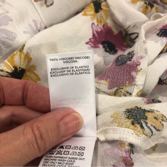 Lucky Brand women’s top large. White with gold and purple flowers. NWT. - Picture 5 of 6